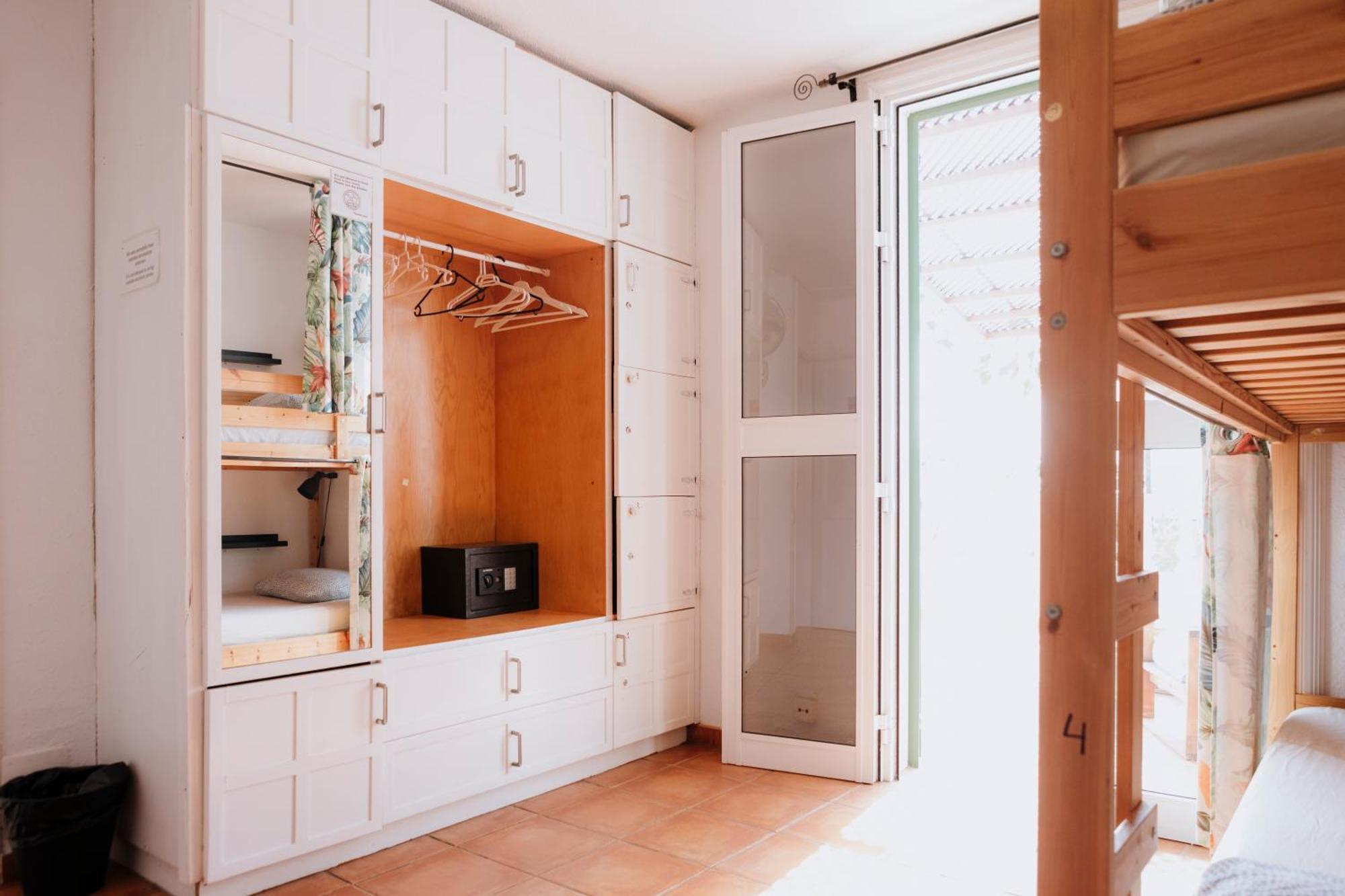Endless Summer Hostel (Adults Only) Costa Adeje  Esterno foto