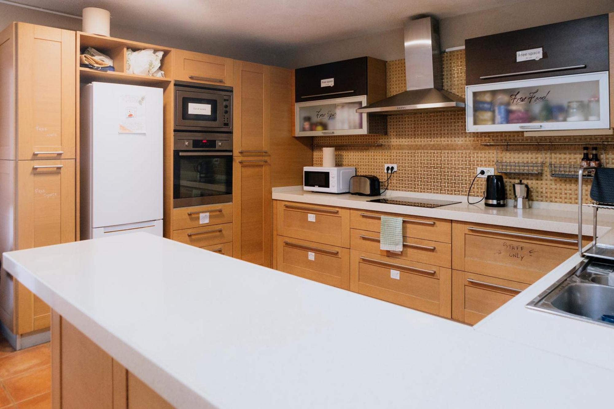 Endless Summer Hostel (Adults Only) Costa Adeje  Esterno foto