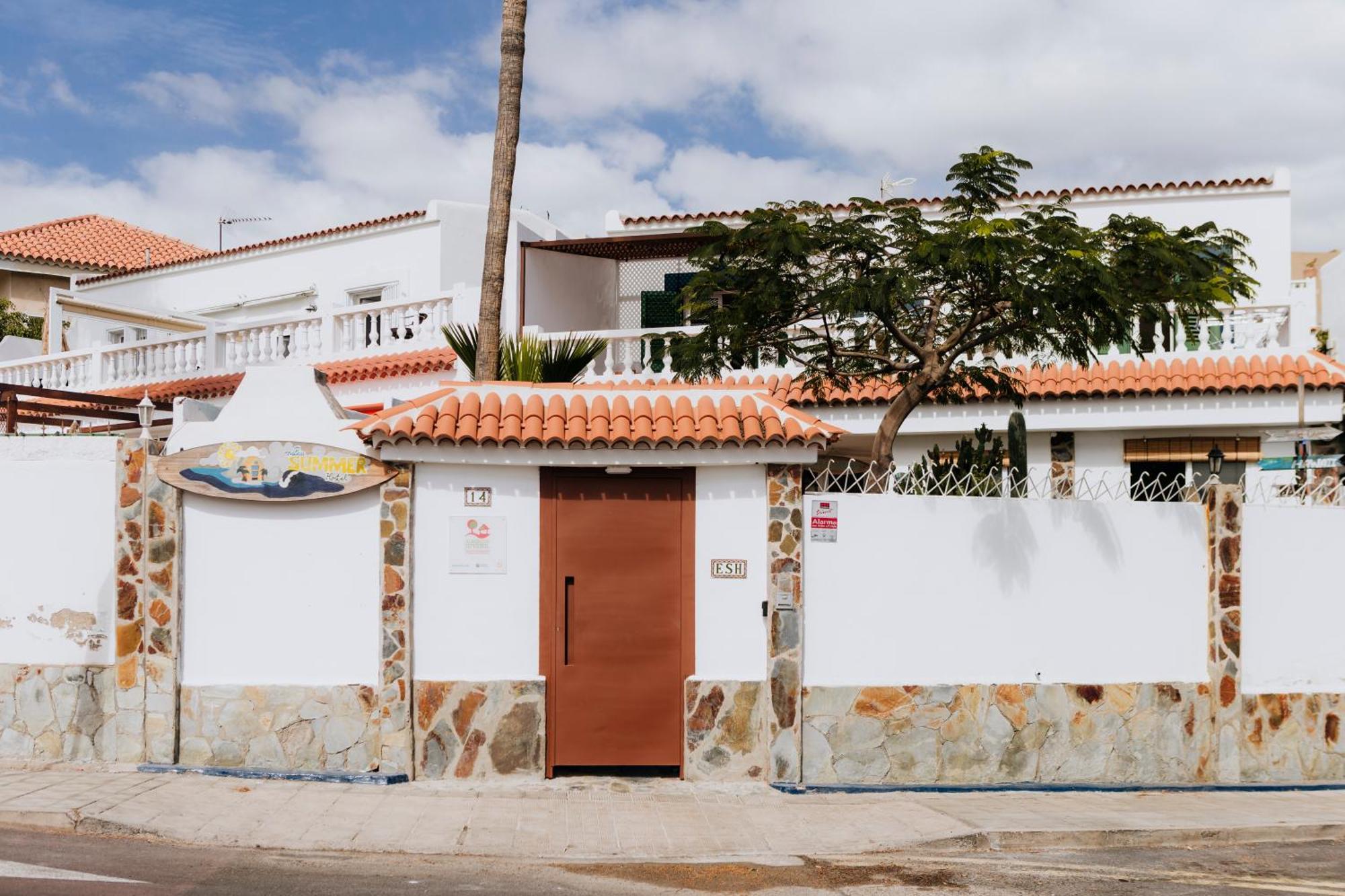Endless Summer Hostel (Adults Only) Costa Adeje  Esterno foto