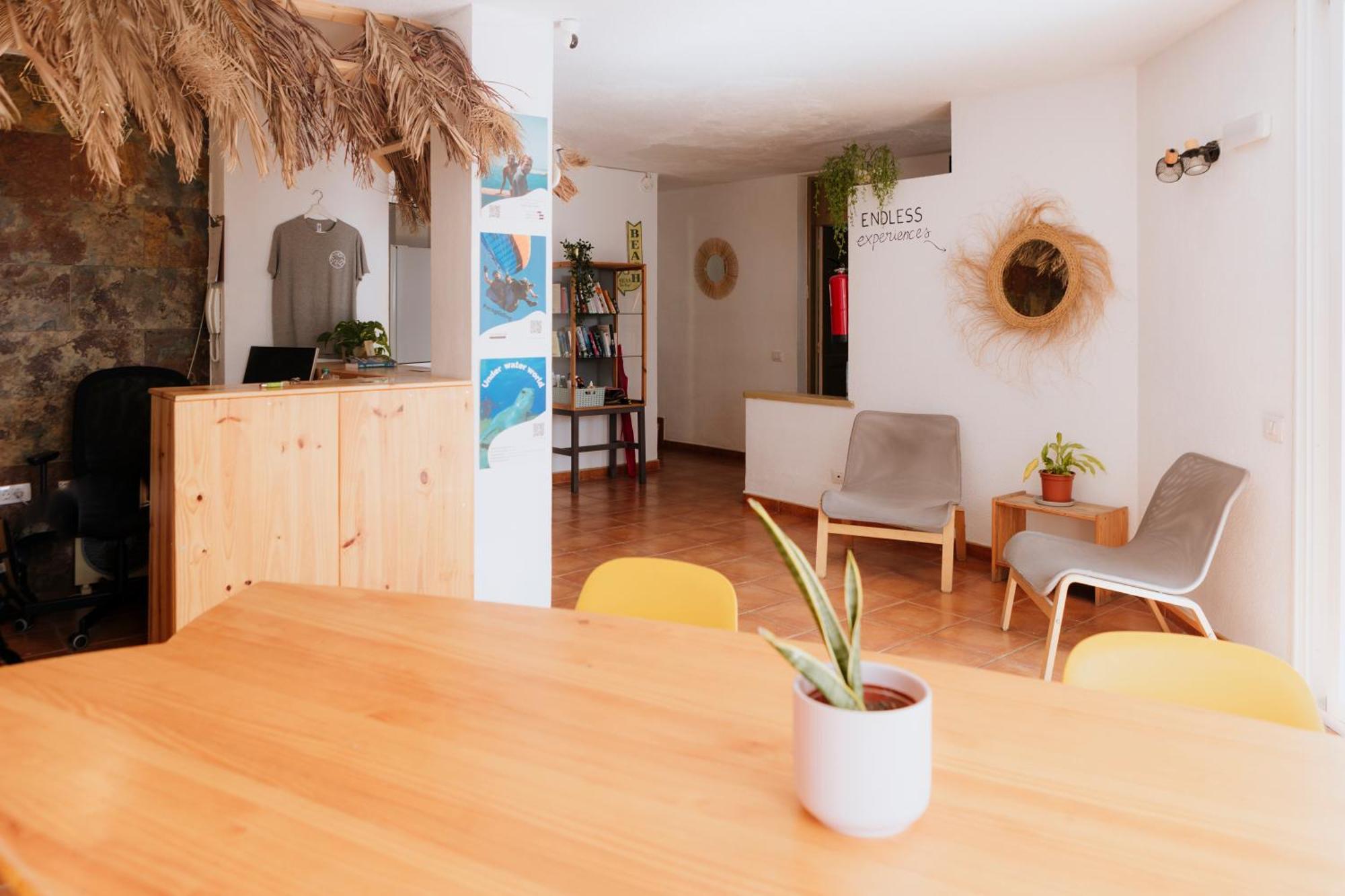 Endless Summer Hostel (Adults Only) Costa Adeje  Esterno foto