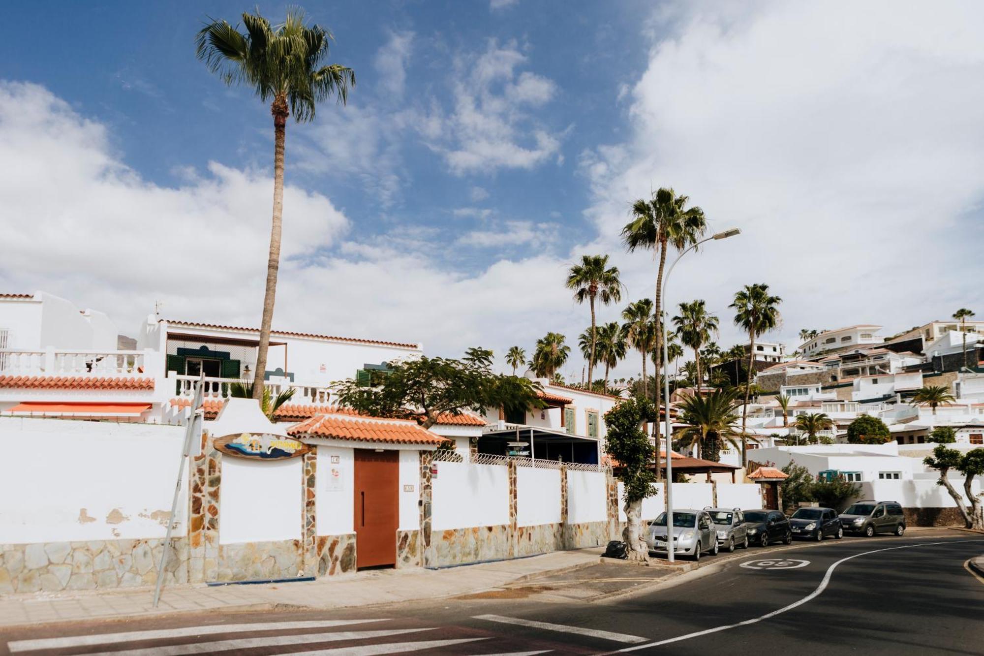 Endless Summer Hostel (Adults Only) Costa Adeje  Esterno foto