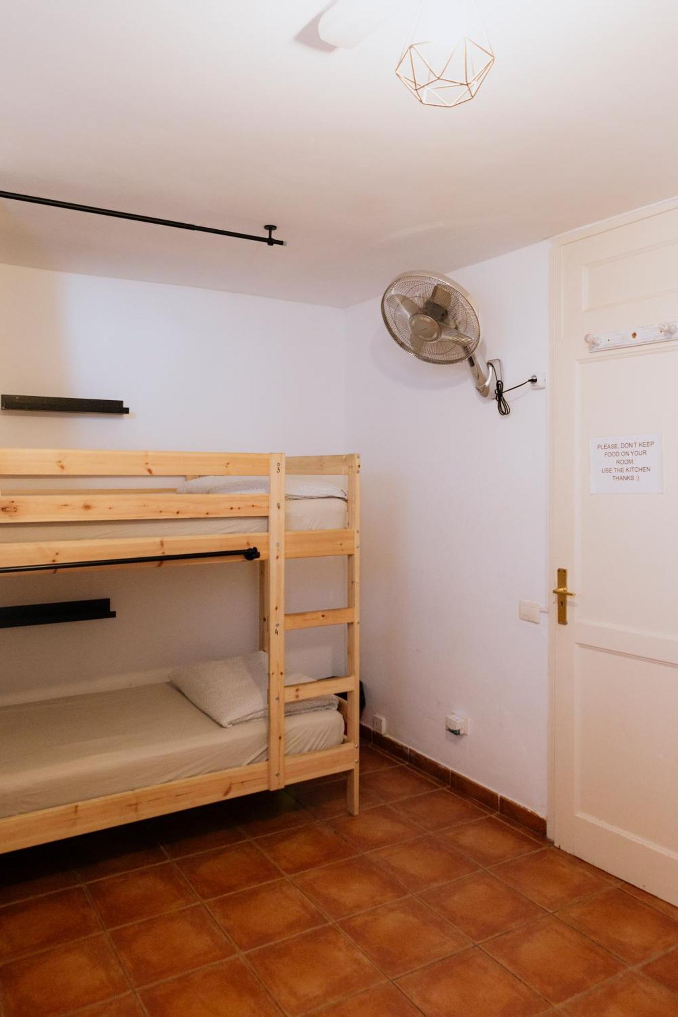 Endless Summer Hostel (Adults Only) Costa Adeje  Esterno foto